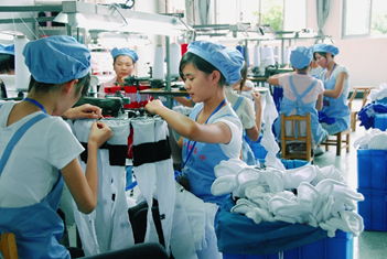 京喜12.12升级社交新玩法，50万款“工厂造”好货以低价出击